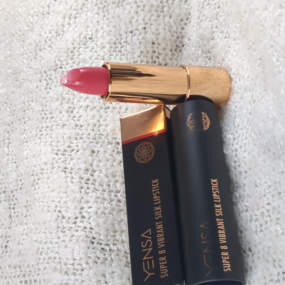YENSA SUPER 8 Vibrant Silk Lipstick in Confidence, 3.5g/0.12oz - Picture 9 of 9